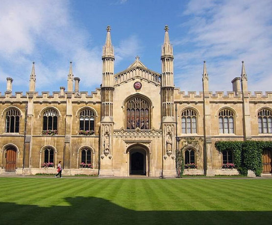 Кембридж стал лучшим вузом мира