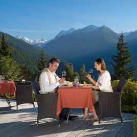    Grand Hotel Bella Tola  -,   