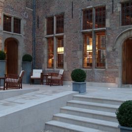    «»,  Martin's Klooster Hotel     