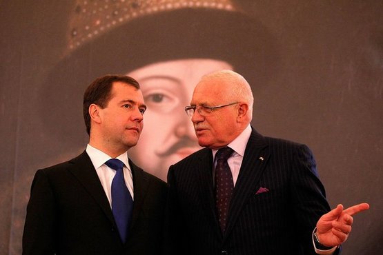 Медведев помешал туристам