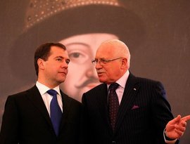 Медведев помешал туристам Медведев помешал туристам