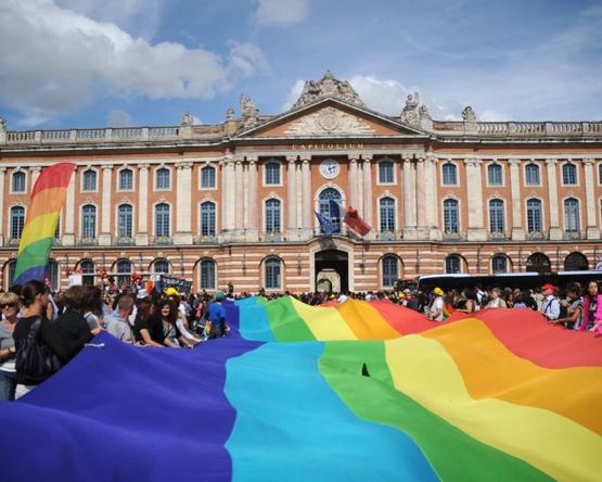 Франция признала однополые браки