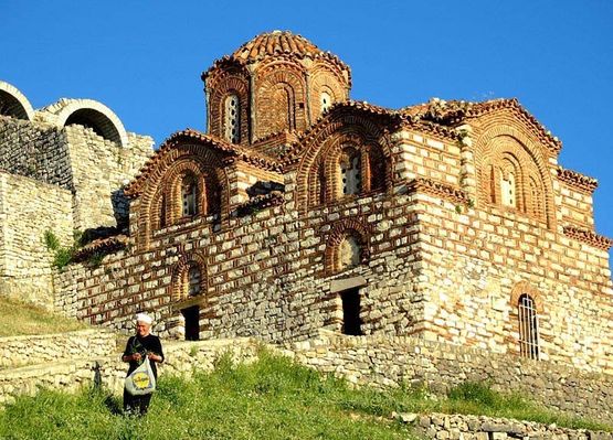 Албания отменила визы