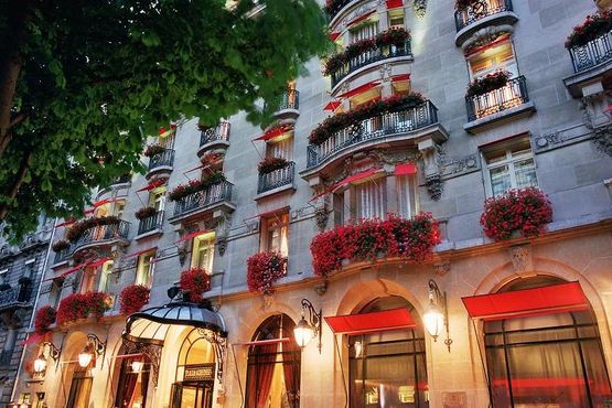 Plaza Athénée закроют на ремонт