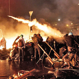 Столкновения на улицах Киева в ночь с 18 на 19 февраля привели к 18 погибшим и сотням раненых.