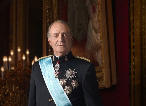 Король Испании передал власть