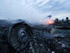 Над Украиной сбит Boeing 777 Над Украиной сбит Boeing 777
