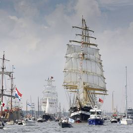 Sail Amsterdam — это один из крупнейших морских фестивалей Европы, незабываемый праздник, по зрелищности и масштабу не уступающий знаменитой венецианской регате.