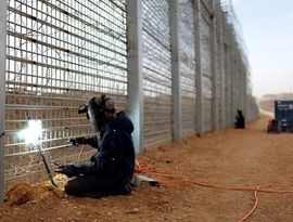 Венгрия построит забор на востоке