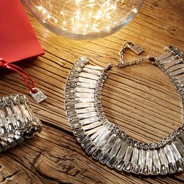 Испанский бренд ювелирных украшений ручной работы UNOde50 впервые  представляет Christmas Collection Зима 2015-16.