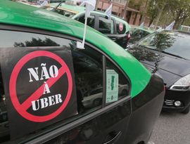 Подпольный Uber против тухлых яиц и протестов Подпольный Uber против тухлых яиц и протестов