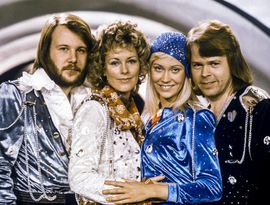 ABBA возвращается на сцену ABBA возвращается на сцену