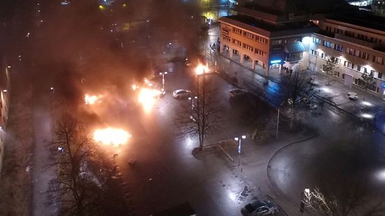 Мигранты громят Стокгольм