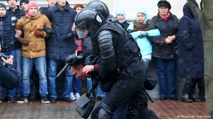 Задержание протестующих в Минске