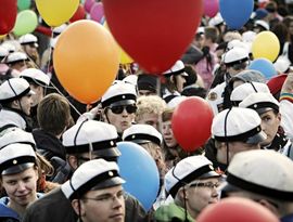 Как празднуют 1 мая в Европе Как празднуют 1 мая в Европе