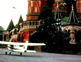 Немецкий летчик на Красной площади Немецкий летчик на Красной площади