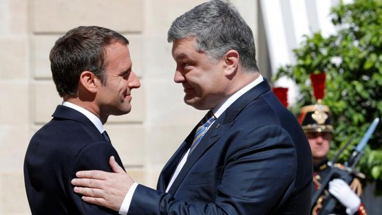 Макрон требует вернуть Крым