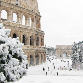 Снег, укрывший Колизей