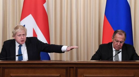 Москва и Лондон выслали дипломатов