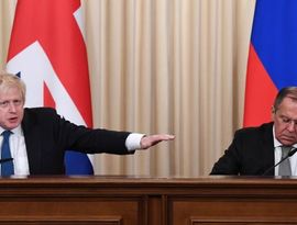 Москва и Лондон выслали дипломатов