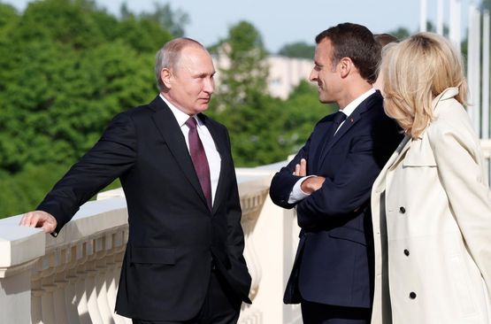 Путин принимает Макрона